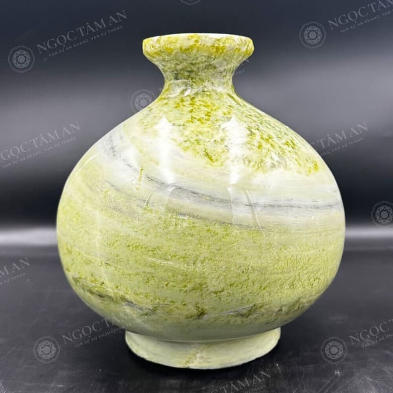 Bình đá quý phong thủy