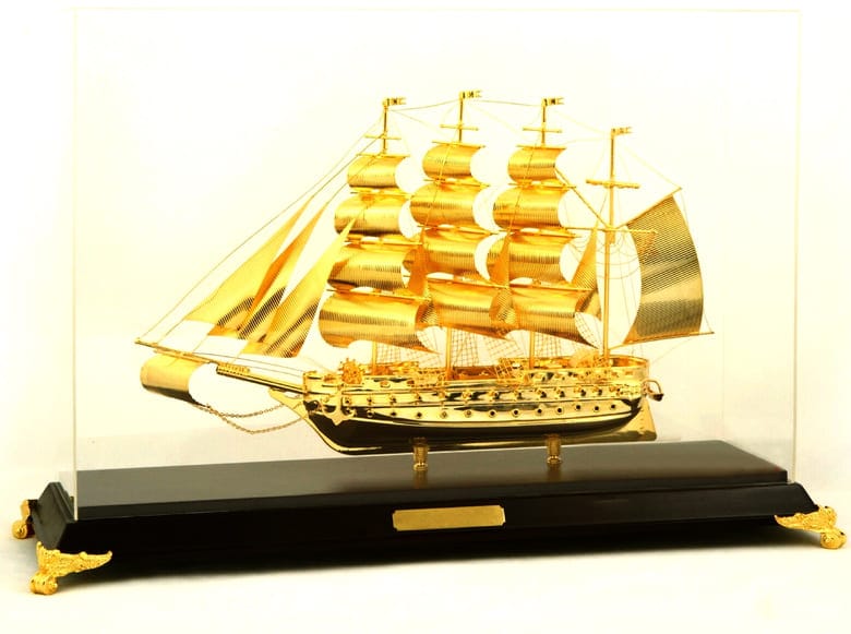 Mô hình thuyền buồm mang đến may mắn, tài lộc