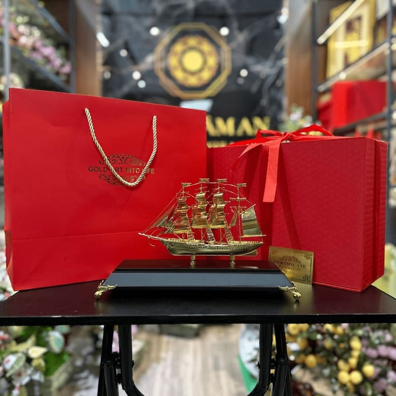 Mô hình thuyền buồm là một món quà ý nghĩa