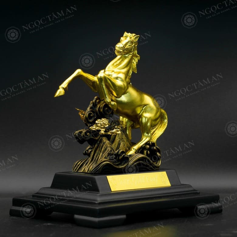Tượng phong thủy mạ vàng