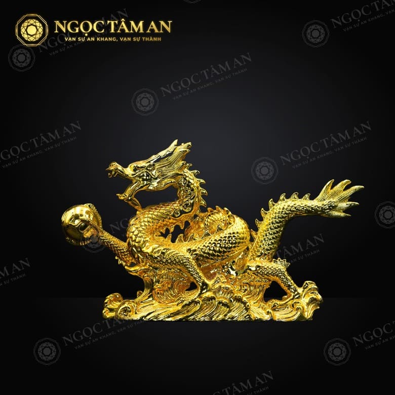 Tượng rồng mạ vàng