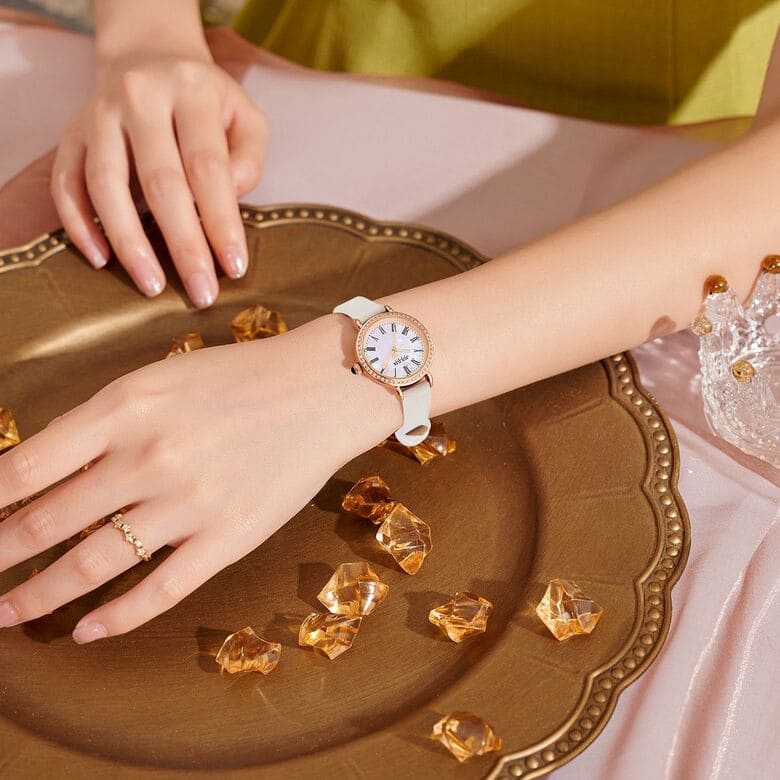 Đồng hồ đeo tay biểu tượng cho sự quý trọng thời gian và thành công