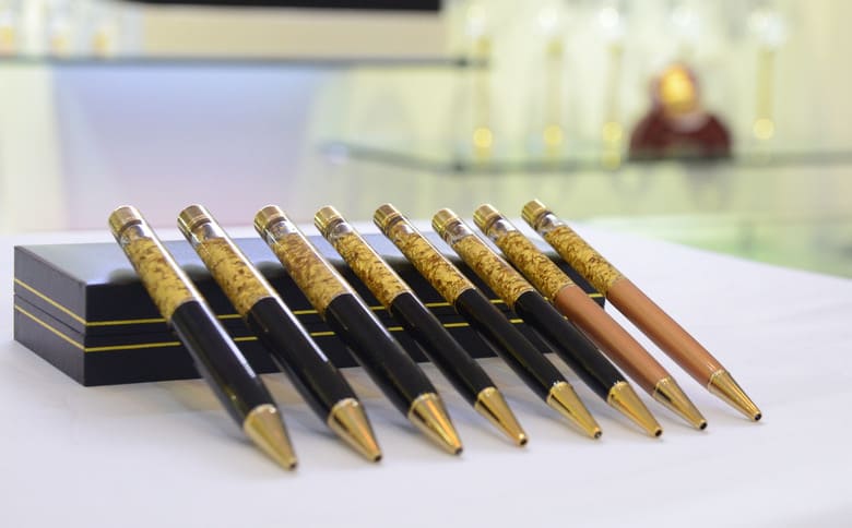 Bút ký biểu tượng cho sự thành đạt và phong cách chuyên nghiệp