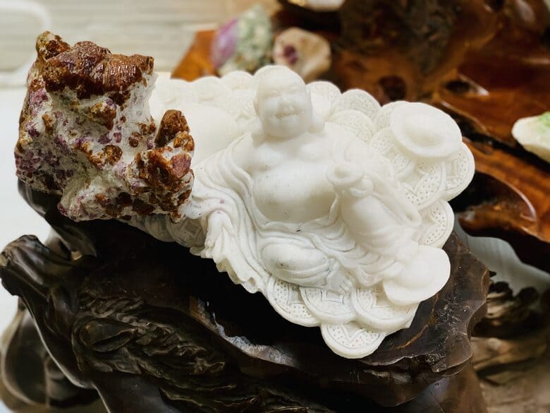 Tượng đá quý phong thủy mang lại bình an, may mắn