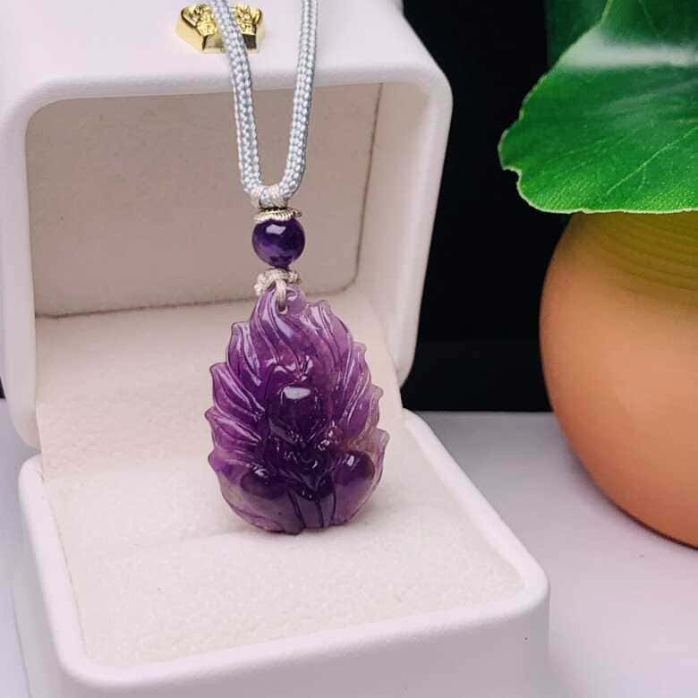 Một chiếc dây chuyền nhẹ nhàng nhưng tinh xảo