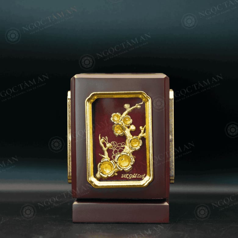 Hộp bút tứ quý mạ vàng là món quà tặng sang trọng