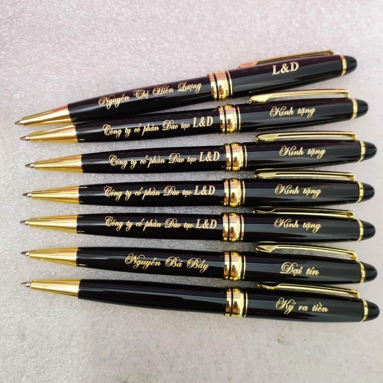 Bút ký khắc tên - Quà tặng sếp đầy tinh tế, sang trọng