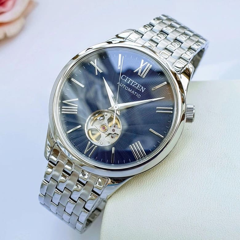 Đồng hồ gửi gắm lời chúc thành công và sự trân trọng dành cho sếp