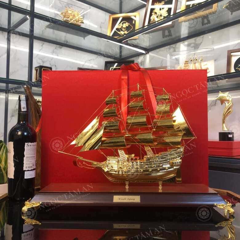 Thuyền thuận buồm xuôi gió mang ý nghĩa phong thủy lớn