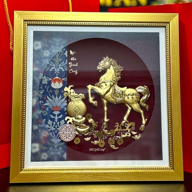 Tranh Mã đáo thành công dát vàng 