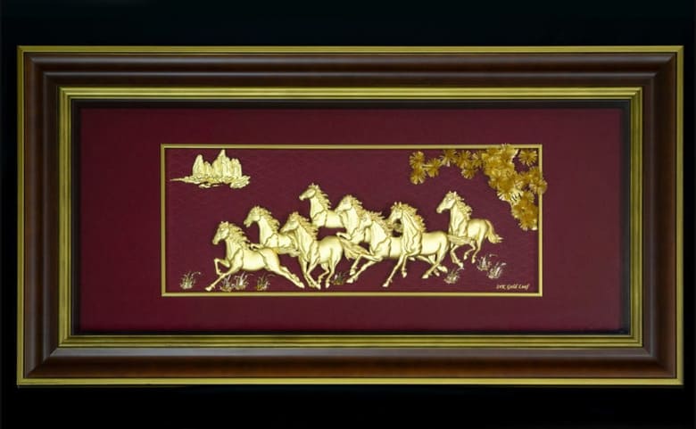Tranh Bát mã truy phong mạ vàng 24K - Biểu tượng cho sự thịnh vượng