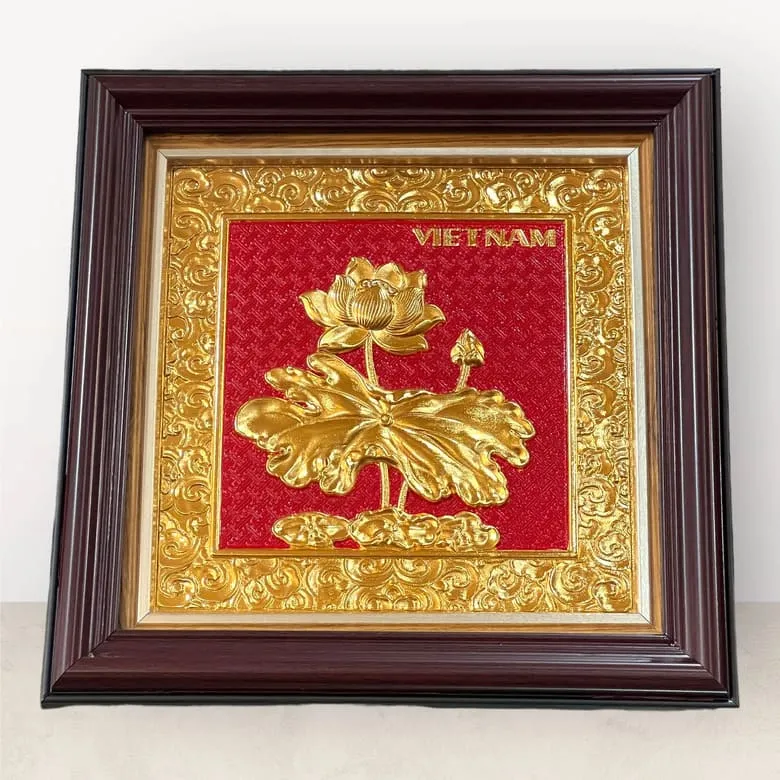 Tranh hoa sen mạ vàng