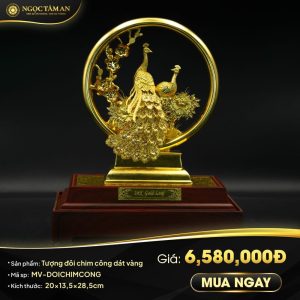 Tượng đôi chim công dát vàng