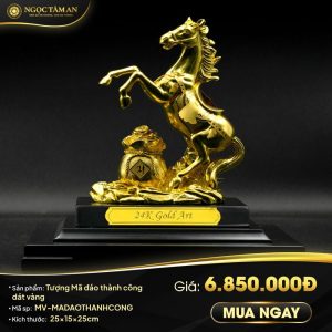 Tượng Mã đáo thành công dát vàng