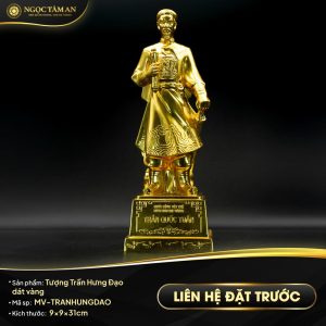 Tượng Trần Hưng Đạo dát vàng