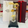 Hộp hoa sen đơn dát vàng 2 nhánh