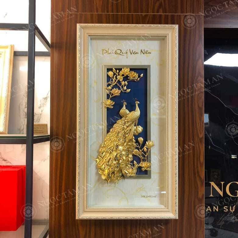 Tranh chim công Phú quý vạn niên đồng dát vàng