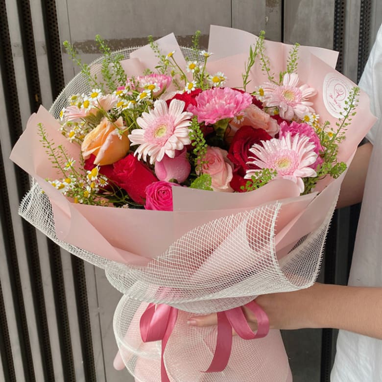Hoa tươi gửi gắm sự ngưỡng mộ, trân trọng