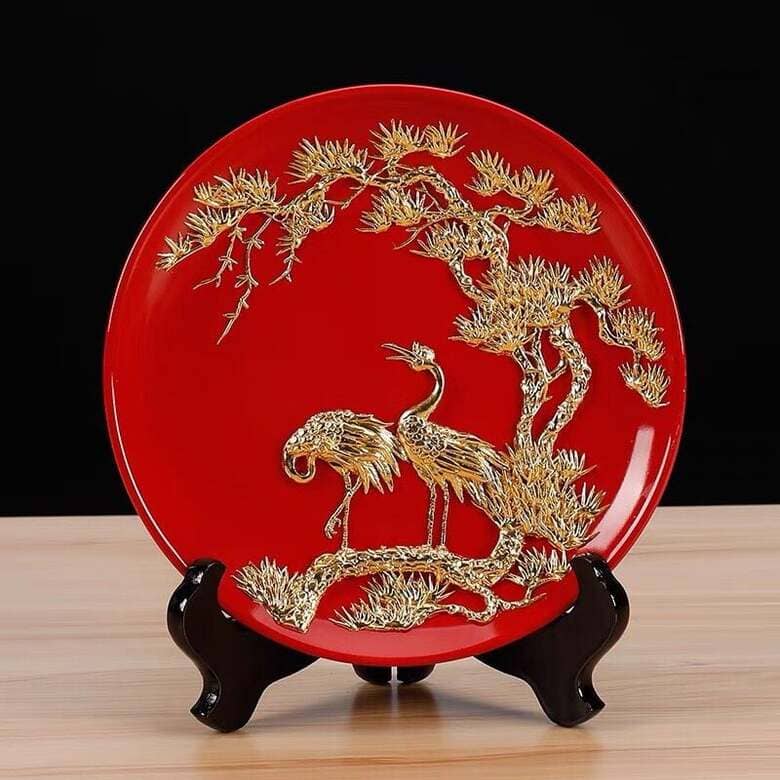Bát, đĩa chạm khắc thể hiện sự am hiểu và gu thẩm mỹ người tặng