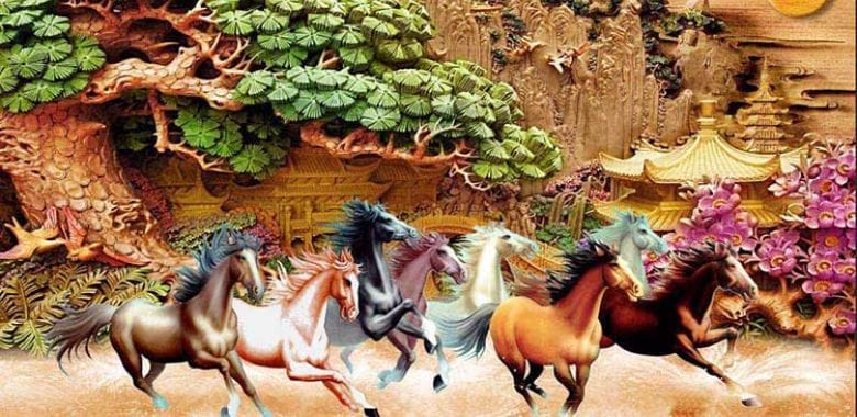 Tranh gắn đá mã đáo thành công bên cây tùng