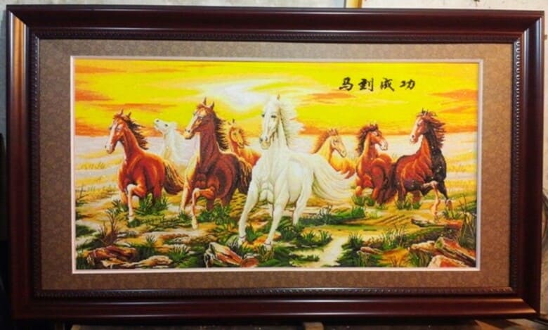 Tranh thêu mã đáo thành công treo tường