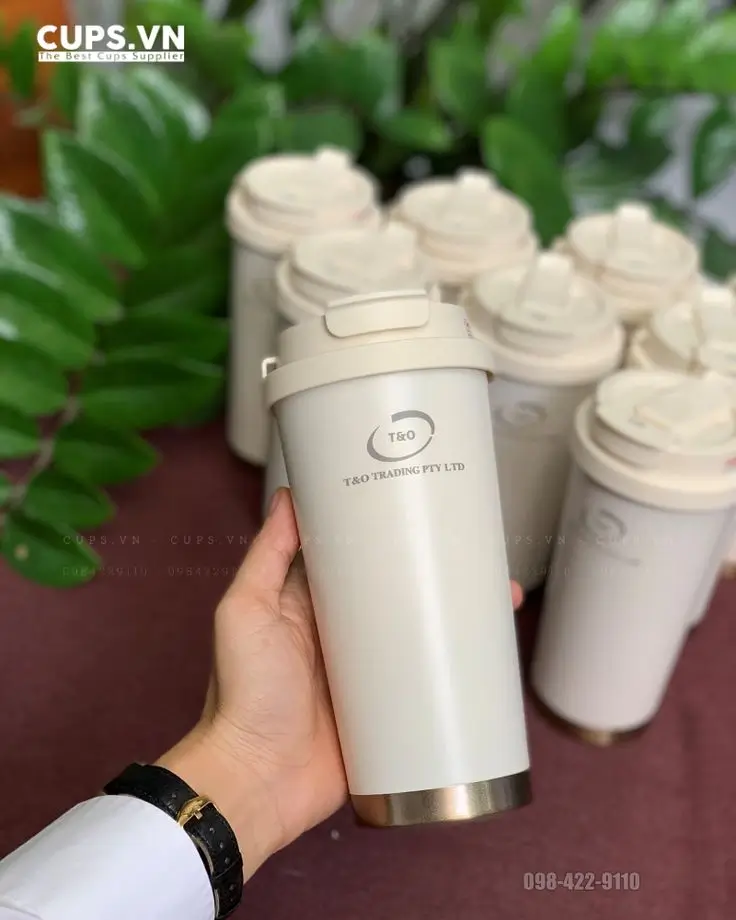 Bình giữ nhiệt khác logo thương hiệu