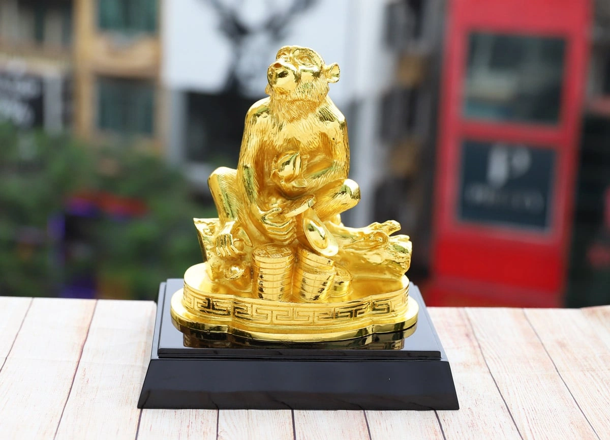 Tượng khỉ mạ vàng